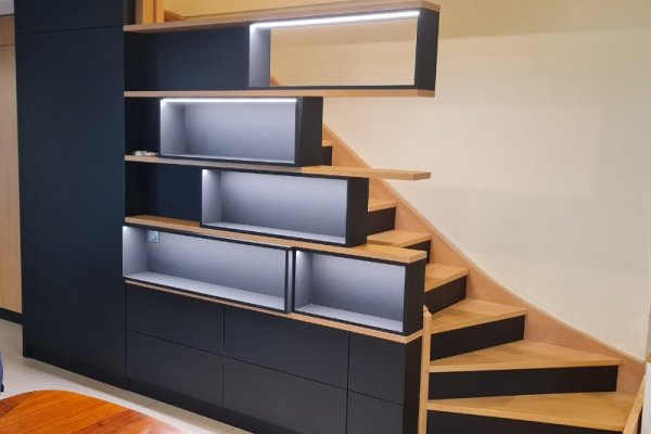 Aménagement sous escalier